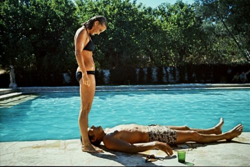 Pendant le tournage de La Piscine de Jacques Deray, 1968 (©Philippe Le Tellier/Paris Match/La Galerie de l’Instant)