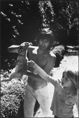 Keith Richards, Villa Nellcôte, Villefranche sur Mer,1971 (© Dominique Tarlé/ La Galerie de l’Instant)