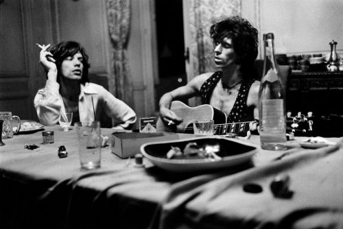 Mick Jagger, Keith Richards,, Villa Nellcôte, Villefranche sur Mer, 1971 (© Dominique Tarlé/ La Galerie de l’Instant)