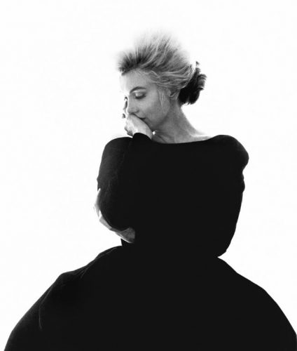 Marilyn Monroe, La Dernière Séance, Robe Christian Dior, Bel Air Hotel, Beverly Hills, Juillet 1962, bert stern (©bert stern, courtesy Galerie de l’Instant, Paris)