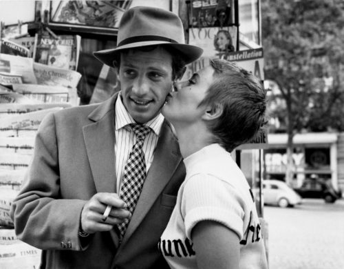 A bout de souffle - Jean-Luc Godard -1959 - Jean-Paul Belmondo, Jean Seberg - Champs Elysees Paris (©RAYMOND CAUCHETIER/ LA GALERIE DE L’INSTANT) ICÔNES - LA GALERIE DE L’INSTANT - NOIRMOUTIER EN L’ILE - 16 JUIN AU 15 SEPTEMBRE 2018 25 Jules