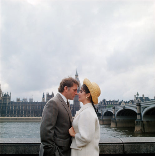 RICHARD BURTON ET ELIZABETH TAYLOR, LONDRES, 1964