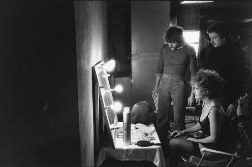 ROMY SCHNEIDER SUR LE TOURNAGE DE L’IMPORTANT C’EST D’AIMER MISE EN SCÈNE PAR ANDRZEJ ZULAWSKI, 1974 (©GEORGES PIERRE, COURTESY LA GALERIE DE L’INSTANT, PARIS)