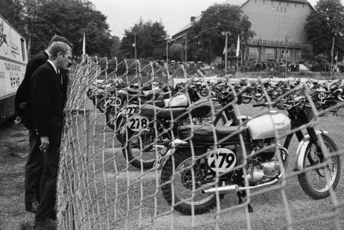 STEVE MCQUEEN, ERFURT, ALLEMAGNE DE L’EST, 1964 - FRANÇOIS GRAGNON