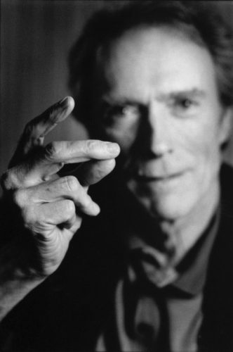 Clint Eastwood, Paris, 1998 (©THIERRY VALLETOUX - LA GALERIE DE L’INSTANT)