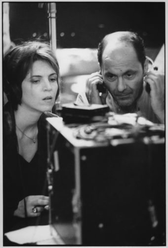 Agnès Jaoui et Jean-Pierre Bacri, sur le tournage de Le goût des autres, Paris, 1999 (©THIERRY VALLETOUX - LA GALERIE DE L’INSTANT)