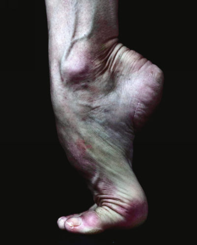 GILLES TAPIE Pied de Sylvie Guillem, Lyon, 2015 (©GILLES TAPIE - LA GALERIE DE L’INSTANT)