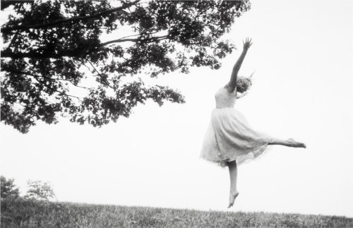 SAM SHAW Marilyn Monroe Roxbury Farm, Connecticut, 1957 (©SAM SHAW - LA GALERIE DE L’INSTANT)
